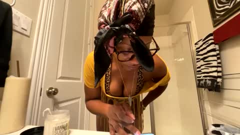 Snapshot of wynterheat chatting on 09/20/25, 12:06 Wynter Heat online show from 09/20/25, 12:06