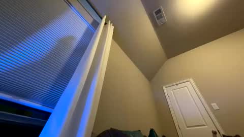 Snapshot of wynterheat chatting on 10/24/25, 05:04 Wynter Heat online show from 10/24/25, 05:04