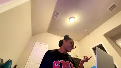 Snapshot of wynterheat chatting on 10/26/25, 09:26 Wynter Heat online show from 10/26/25, 09:26