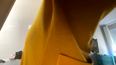 Snapshot of wynterheat chatting on 10/27/25, 08:02 Wynter Heat online show from 10/27/25, 08:02