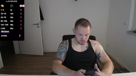 Snapshot of x19marco93x chatting on 09/28/25, 06:13 x19marco93x online show from 09/28/25, 06:13