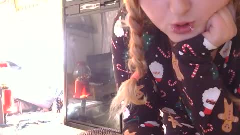 x2kayx2 online show from 02/04/26, 05:41