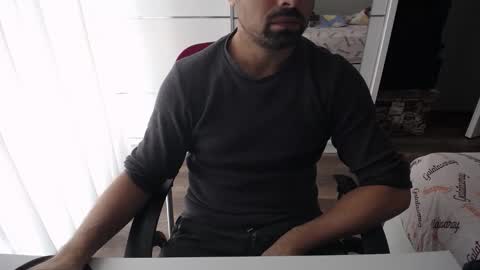 Snapshot of x_____0_____x chatting on 09/09/25, 09:09 Mr. Lonely online show from 09/09/25, 09:09