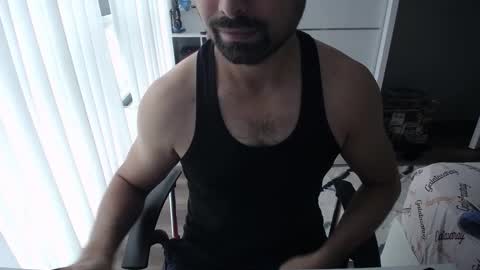 Snapshot of x_____0_____x chatting on 09/19/25, 10:27 Mr. Lonely online show from 09/19/25, 10:27