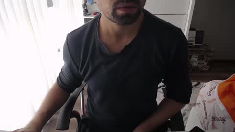 Snapshot of x_____0_____x chatting on 10/04/25, 11:41 Mr. Lonely online show from 10/04/25, 11:41