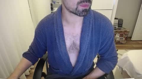 Snapshot of x_____0_____x chatting on 10/12/25, 05:12 Mr. Lonely online show from 10/12/25, 05:12