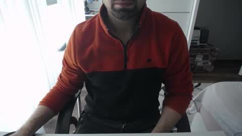 Snapshot of x_____0_____x chatting on 10/27/25, 10:08 Mr. Lonely online show from 10/27/25, 10:08