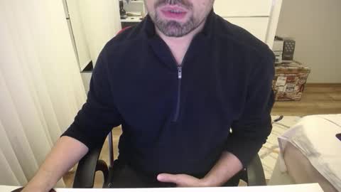 Snapshot of x_____0_____x chatting on 10/28/25, 10:45 Mr. Lonely online show from 10/28/25, 10:45