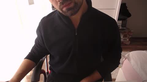 Snapshot of x_____0_____x chatting on 10/29/25, 10:50 Mr. Lonely online show from 10/29/25, 10:50