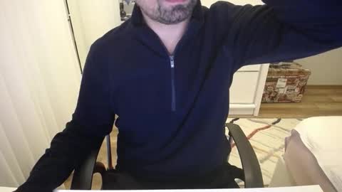 Snapshot of x_____0_____x chatting on 10/29/25, 10:55 Mr. Lonely online show from 10/29/25, 10:55