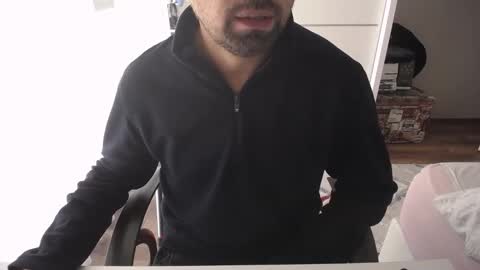 Snapshot of x_____0_____x chatting on 10/31/25, 10:38 Mr. Lonely online show from 10/31/25, 10:38