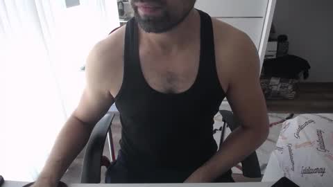 Snapshot of x_____0_____x chatting on 12/04/25, 10:24 Mr. Lonely online show from 12/04/25, 10:24