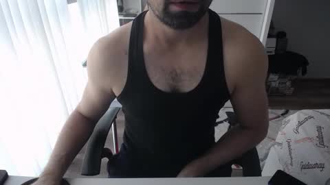 Snapshot of x_____0_____x chatting on 12/05/25, 11:30 Mr. Lonely online show from 12/05/25, 11:30