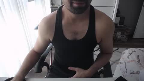 Snapshot of x_____0_____x chatting on 12/14/25, 10:53 Mr. Lonely online show from 12/14/25, 10:53