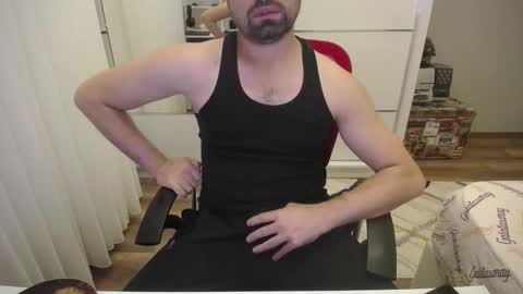 Snapshot of x_____0_____x chatting on 12/14/25, 10:58 Mr. Lonely online show from 12/14/25, 10:58