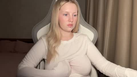 eva online show from 11/19/25, 04:18