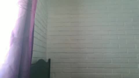 Snapshot of x_andrescam chatting on 01/08/25, 08:07 x_andrescam online show from 01/08/25, 08:07