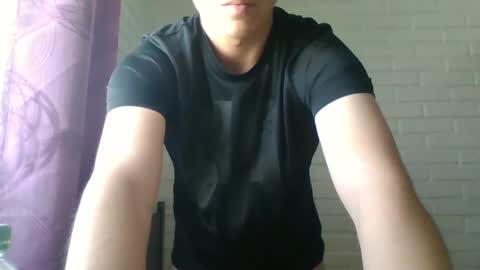 Snapshot of x_andrescam chatting on 10/14/25, 04:19 x_andrescam online show from 10/14/25, 04:19