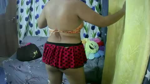 Snapshot of x_e_s_69 chatting on 02/04/25, 12:40 ann online show from 02/04/25, 12:40