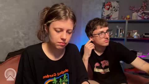 Snapshot of x_files_t chatting on 08/01/26, 01:05 Philipp and Este online show from 08/01/26, 01:05