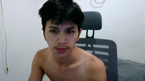 Snapshot of x_kael chatting on 12/14/25, 11:26 KAEL online show from 12/14/25, 11:26