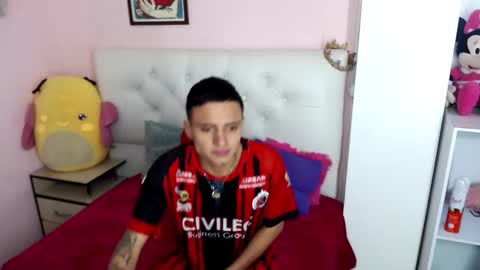 x_kikke_x online show from 10/13/25, 01:44