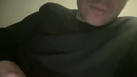 Snapshot of x_land_of_wonder_x chatting on 04/19/26, 09:17 Land of Wonder online show from 04/19/26, 09:17