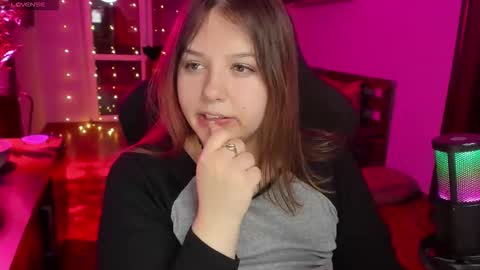 Snapshot of x_nirvana_x chatting on 01/06/26, 04:27 LOVE NERDS ONLY online show from 01/06/26, 04:27