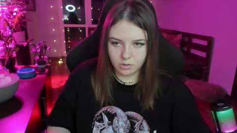 Snapshot of x_nirvana_x chatting on 02/09/26, 03:54 LOVE NERDS ONLY online show from 02/09/26, 03:54