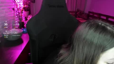 Snapshot of x_nirvana_x chatting on 03/25/26, 04:40 LOVE NERDS ONLY online show from 03/25/26, 04:40