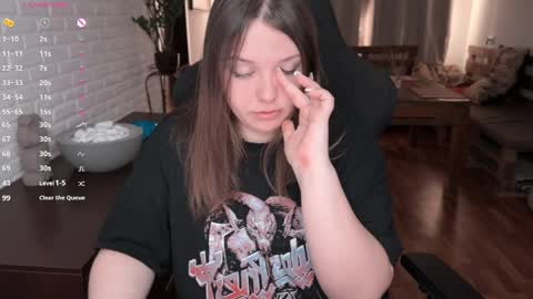 Snapshot of x_nirvana_x chatting on 04/06/26, 05:19 LOVE NERDS ONLY online show from 04/06/26, 05:19