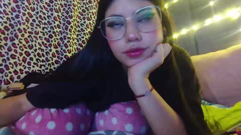 Snapshot of x_nyokoo chatting on 01/28/25, 03:04 My other accont x nyoko online show from 01/28/25, 03:04