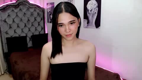 Snapshot of xairah_doux chatting on 10/25/25, 04:20 xairah_doux online show from 10/25/25, 04:20