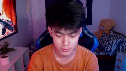 Snapshot of xaldrian_destroyer chatting on 12/25/24, 12:37 Prince Aldrian online show from 12/25/24, 12:37