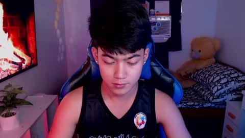 Snapshot of xaldrian_destroyer chatting on 02/19/25, 01:51 Prince Aldrian online show from 02/19/25, 01:51