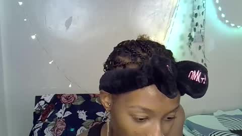 Snapshot of xalia_caramel chatting on 11/21/25, 08:29 Alexa online show from 11/21/25, 08:29