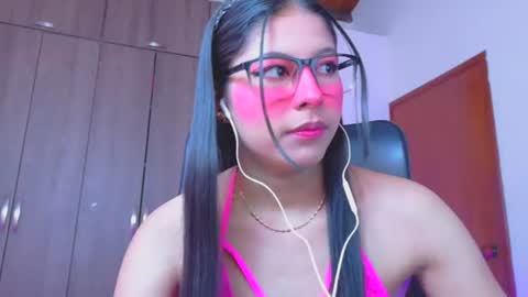 Snapshot of xallysonx_ chatting on 06/18/26, 11:36 XALLYSONX online show from 06/18/26, 11:36