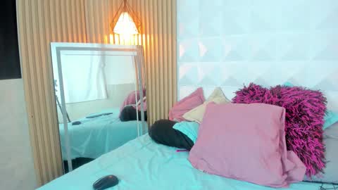 xamabtlee0107 online show from 09/18/25, 04:36