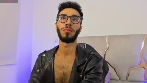 Snapshot of xander_tay chatting on 12/27/24, 07:57 ISSANDER online show from 12/27/24, 07:57