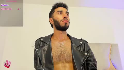 Snapshot of xander_tay chatting on 12/27/24, 10:59 ISSANDER online show from 12/27/24, 10:59