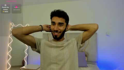 Snapshot of xander_tay chatting on 01/02/25, 07:40 ISSANDER online show from 01/02/25, 07:40