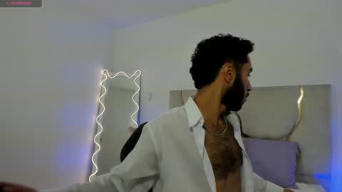 Snapshot of xander_tay chatting on 01/03/25, 07:29 ISSANDER online show from 01/03/25, 07:29