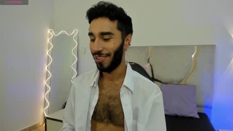 Snapshot of xander_tay chatting on 01/04/25, 07:23 ISSANDER online show from 01/04/25, 07:23