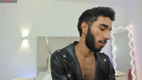 Snapshot of xander_tay chatting on 01/07/25, 07:28 ISSANDER online show from 01/07/25, 07:28