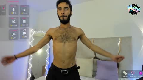 Snapshot of xander_tay chatting on 01/08/25, 07:45 ISSANDER online show from 01/08/25, 07:45