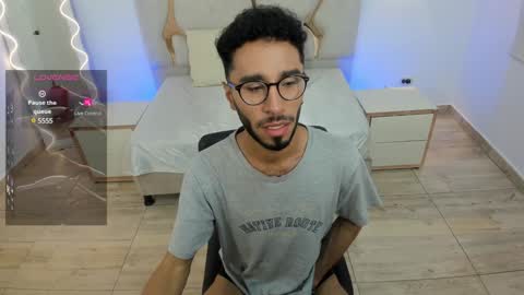 Snapshot of xander_tay chatting on 01/16/25, 07:52 ISSANDER online show from 01/16/25, 07:52