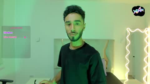 Snapshot of xander_tay chatting on 01/18/25, 07:37 ISSANDER online show from 01/18/25, 07:37