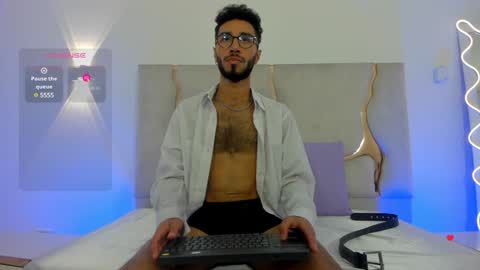 Snapshot of xander_tay chatting on 01/21/25, 07:17 ISSANDER online show from 01/21/25, 07:17