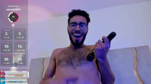 Snapshot of xander_tay chatting on 01/25/25, 01:54 ISSANDER online show from 01/25/25, 01:54