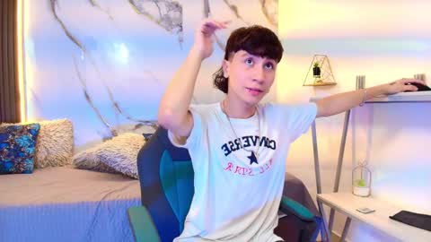 xandergrey8 online show from 02/24/26, 07:45